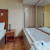 Отель Rodeway Inn & Suites Fll Airport - Cruise Port, фото 45