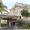 Отель Holiday Inn Express & Suites Cocoa на Острове Меррите