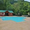 Отель Smoky Bear Manor - Five Bedroom Cabin, фото 10