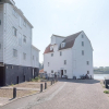 Отель The Old Granary Cottage, Woodbridge, фото 21