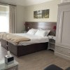 Отель Pinewood Cottage Deluxe Self Catering Apartments в Линдхерсте