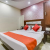 Отель OYO 64637 Coral Plaza Hotel, фото 1