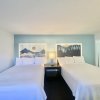 Отель Bluebird Day Inn & Suites, фото 14