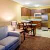 Отель Microtel Inn & Suites by Wyndham Red Deer, фото 6