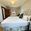 Отель Spacious 6 Bed House in Wembley, фото 6