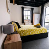 Отель The Eden Warehouse - Gold Apartment, sleeps 5, фото 13