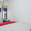 Отель RedDoorz Syariah @ Ndalem Kembang Sore Yogyakarta, фото 18
