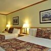 Отель Travelodge Golden Sportsman Lodge, фото 23