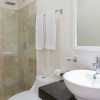 Отель Great 2-Unit-Deal | Amazing Rooftop Terrace & Pool | Gym | Sky Bar | Cinema, фото 10