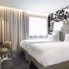 Отель Tribe Paris La Defense Esplanade в Курбевуа