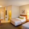 Отель Candlewood Suites Airport, an IHG Hotel, фото 3