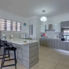 Отель Stunning Seafront Lux Apt wt Pool, Upmarket Area, фото 8