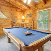 Отель Pigeon Forge Cabin: Premier Location & Hot Tub, фото 23