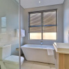 Отель Reserved Suites Fourways, фото 10