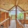 Отель Royal Views - Private Mountain Top Cabin 2 Bedroom Cabin by RedAwning, фото 14