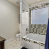 Отель CozySuites Oak Lawn with great rooftop, фото 10