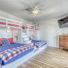 Отель Salty Seahorse - Waterfront! Pet Friendly! Game Room, Pool Table, Beautiful Views - Room For The Who, фото 11