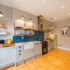 Отель Bright 2 bed apartment North Berwick High Street, фото 3