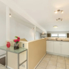Отель Lake View Greenstone Apartment East, фото 8