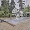 Отель Charming Milwaukie Getaway w/ Pool, Hot Tub!, фото 1