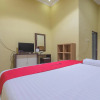 Отель RedDoorz Syariah @ Jalan Tjilik Riwut, фото 5