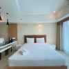 Отель Deluxe Studio Room at Tamansari La Grande Apartment, фото 7