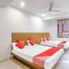 Отель OYO 81365 Mg Residency, фото 4