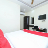 Отель OYO 12407 Hotel Shri Radha ISBT, фото 15
