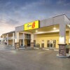 Отель Super 8 by Wyndham Ellenton Bradenton Area в Эллентоне