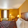 Отель Rodeway Inn & Suites, фото 2