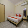 Отель OYO 10599 Hotel R Inn Residency, фото 24