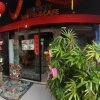 Отель Monkey Motel & Café в Malacca