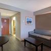 Отель Days Inn & Suites by Wyndham Collingwood, фото 12