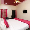 Отель OYO 9933 Hotel Meera Mahal, фото 4