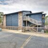 Отель Waterfront Hot Springs Condo - Near Casino, фото 19