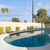 Отель Family-friendly Desert Oasis 5 Bedroom Home by RedAwning, фото 16