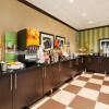 Отель Hampton Inn & Suites Houston/League City, фото 11