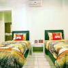 Отель ZEN Rooms Cipedes Tengah, фото 4