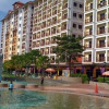 Отель OYO HOME 90301 Suria Service Apartments @ Bukit Merak Laketown Resort, фото 10