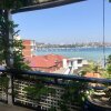 Отель 4 Bedroom Family Home With Stunning Harbour Views в Сиднее