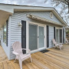 Отель Cozy Oak Island House < 1 Mi to Beaches!, фото 18
