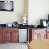 Отель Fairview Inn and Suites, фото 18