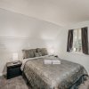 Отель 49sl - Hot Tub - Wifi - Fireplace - Sleeps 10 3 Bedroom Home by Redawning, фото 13