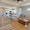 Отель Gone Coastal 3 Bedrooms 2 Bathrooms Home, фото 12