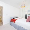 Отель Newly Built 2 Bed Apartment By London City Airport, фото 6