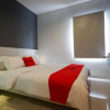 Отель RedDoorz Plus near Ciputra Mall Simpang Lima, фото 17