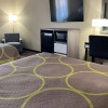 Отель Super 8 by Wyndham Harrison OH, фото 5