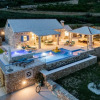 Отель Villa Blue Sky - Three Bedroom Villa With Pool ID Direct Booker 9137, фото 30