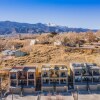 Отель Downtown Skyline Rooftop Patio Modern Townhome, фото 1