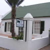 Отель Pepper Tree Cottage Beaufort West, фото 1